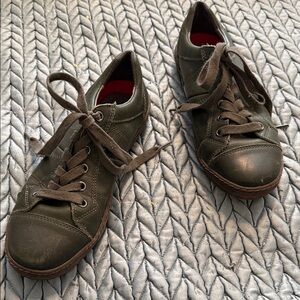 Biza Brand Olive Green Women's Casual Sneakers size 38 7.5 M